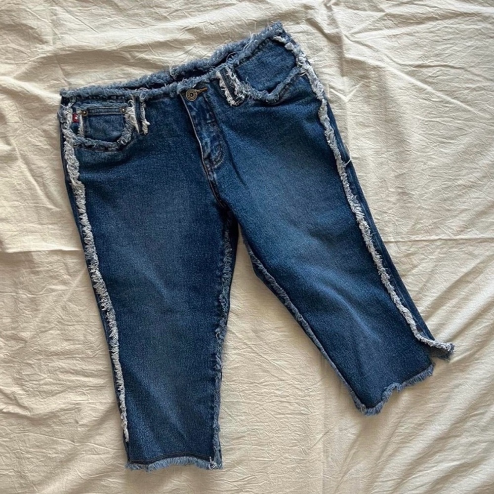 Zana Di Dark Blue Frayed Capri Jeans